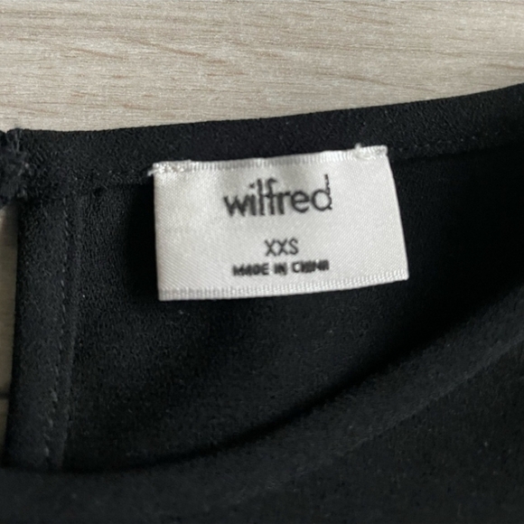 🛍️  *In black* Wilfred Eleonora crewneck blouse, cropped oversized XXS - Picture 7 of 8